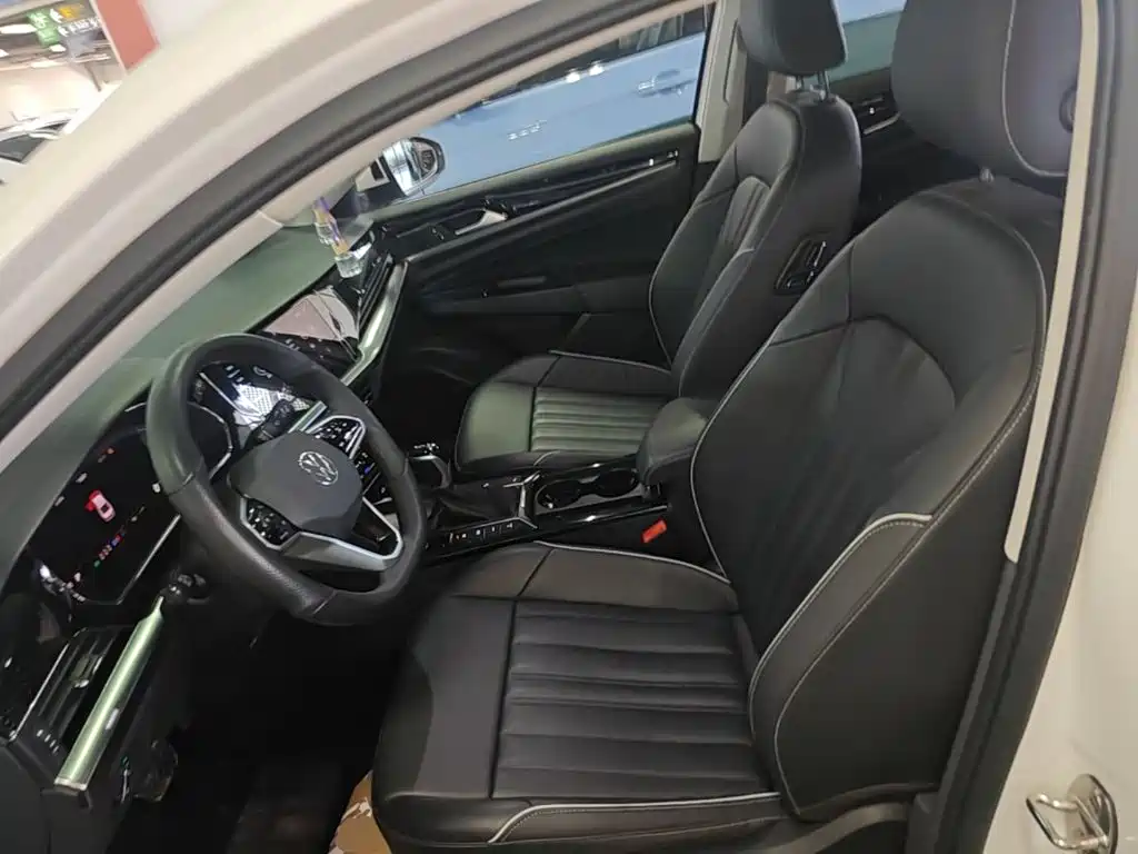 Volkswagen 帕萨特插电混动 — миниатюра 15