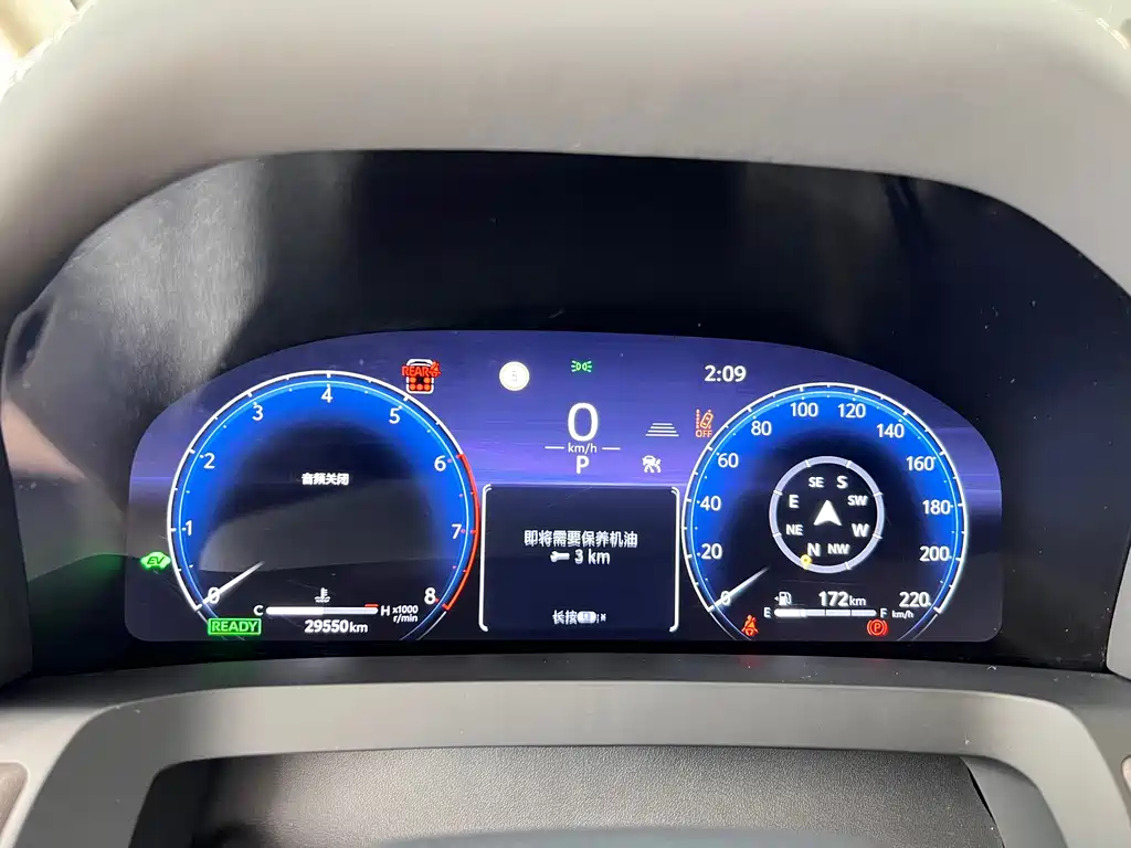 Toyota Alphard — миниатюра 17