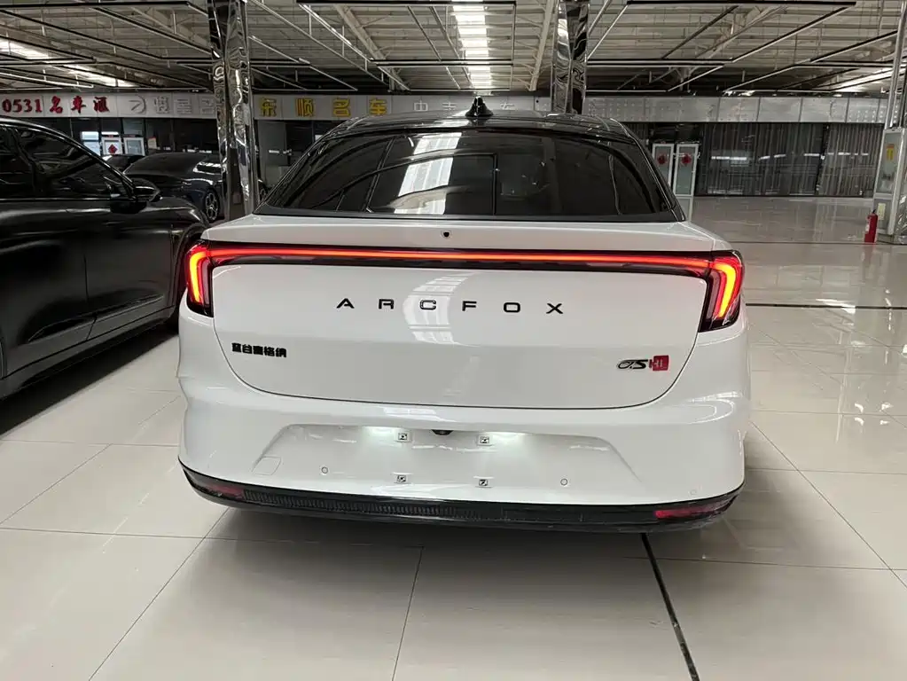 ARCFOX Alpha S — миниатюра 5