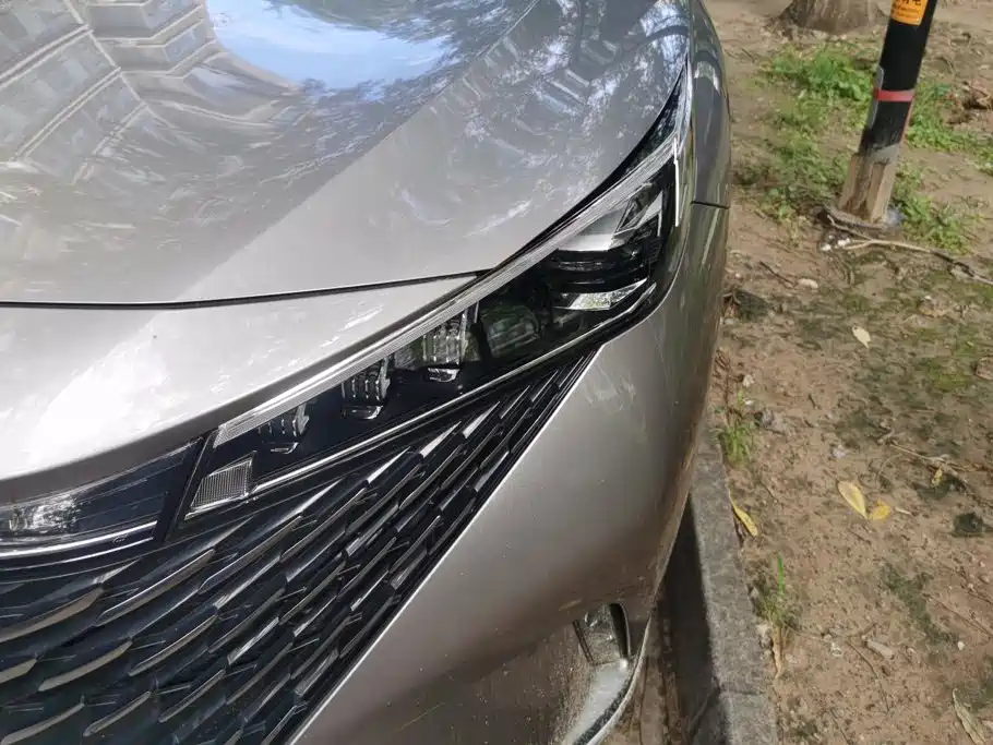 Roewe RX5 New Energy — миниатюра 5