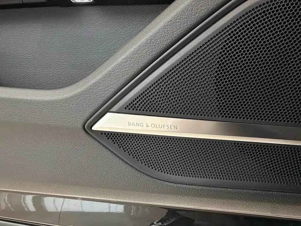 Audi A8 — миниатюра 11