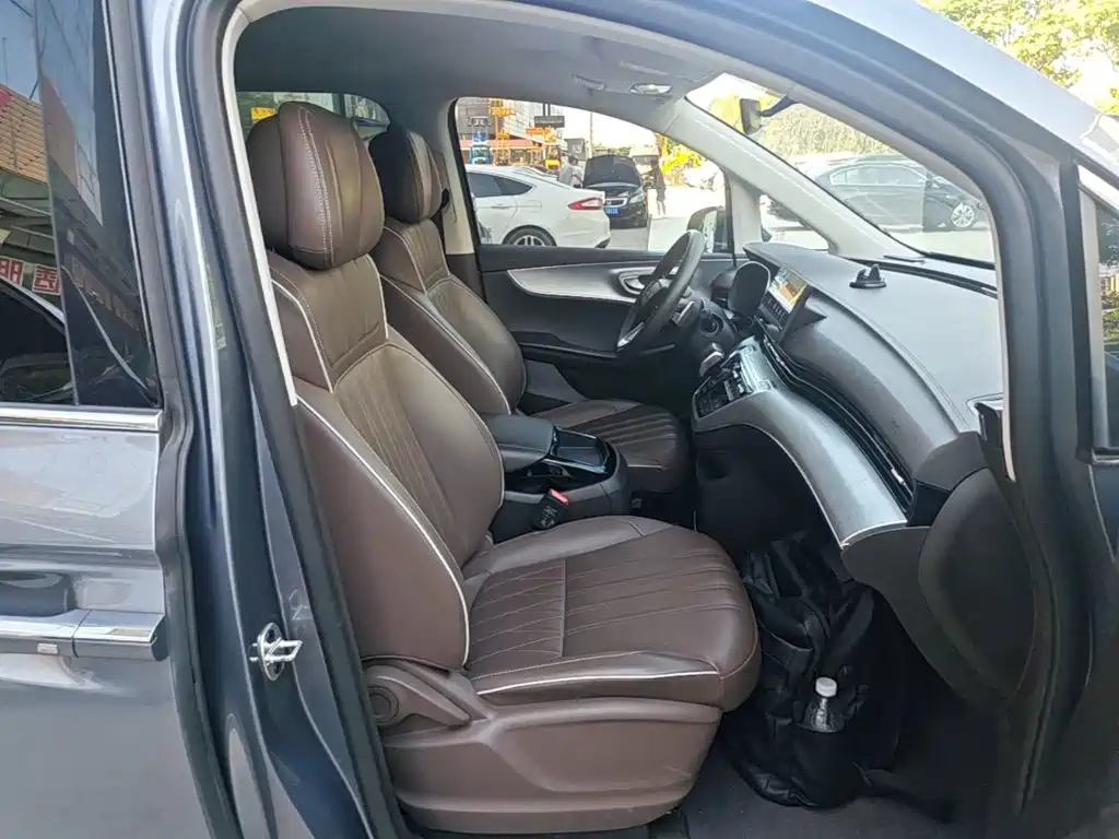 Roewe iMAX8 — миниатюра 25