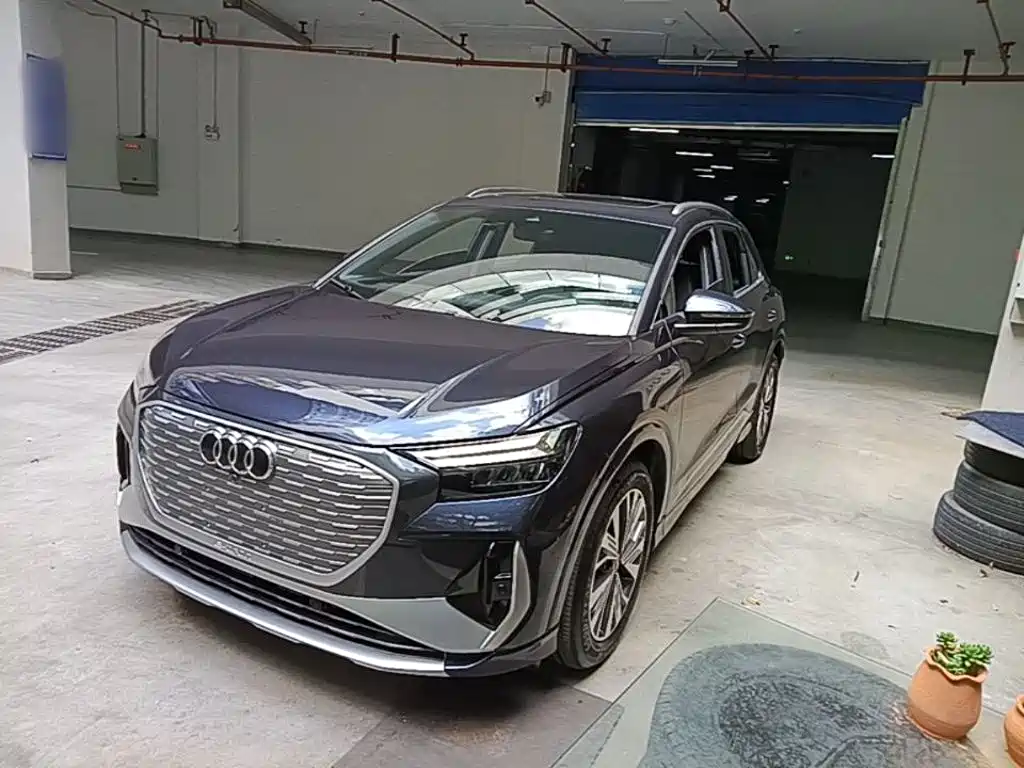 Audi Q4 e-tron — миниатюра 2