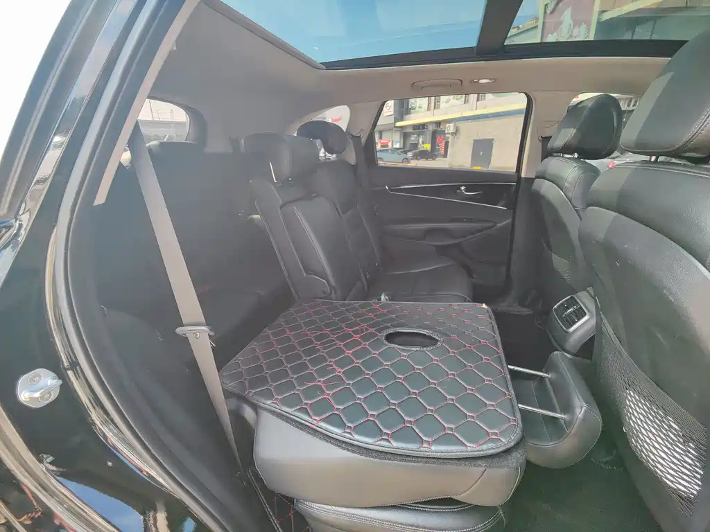 Kia Sorento — миниатюра 10