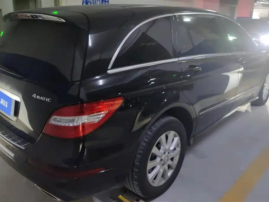 Mercedes-Benz R 2017 R 320 4MATIC