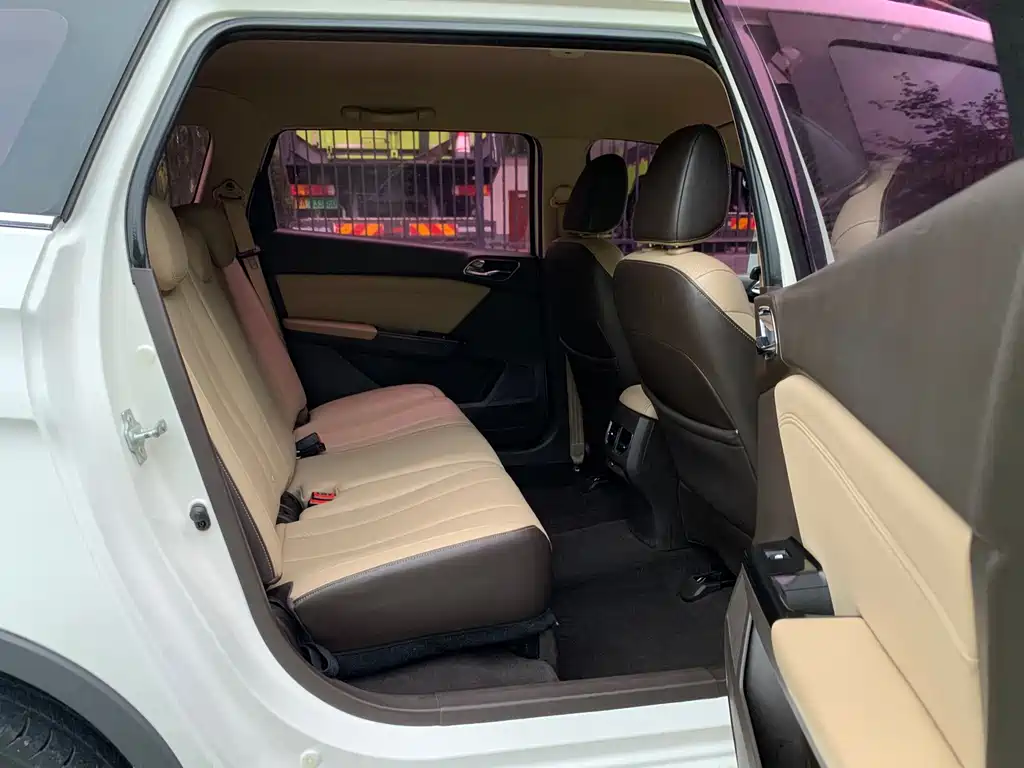 Baojun 310W — миниатюра 11