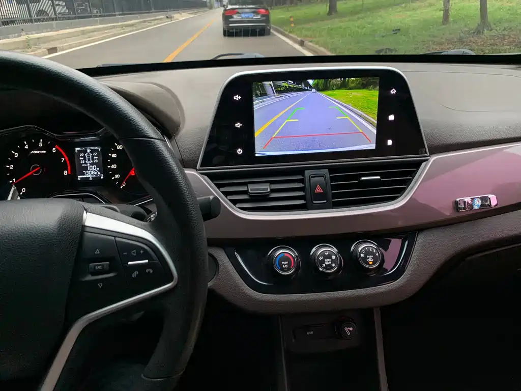 Baojun 310W — миниатюра 14