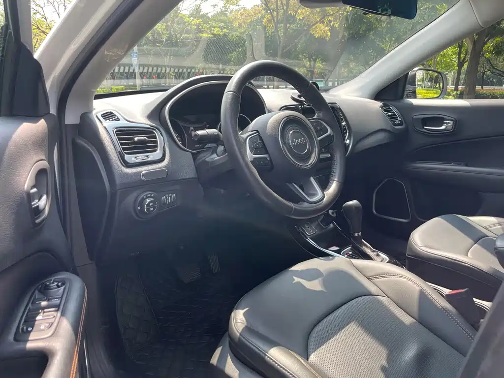Jeep Compass — миниатюра 17