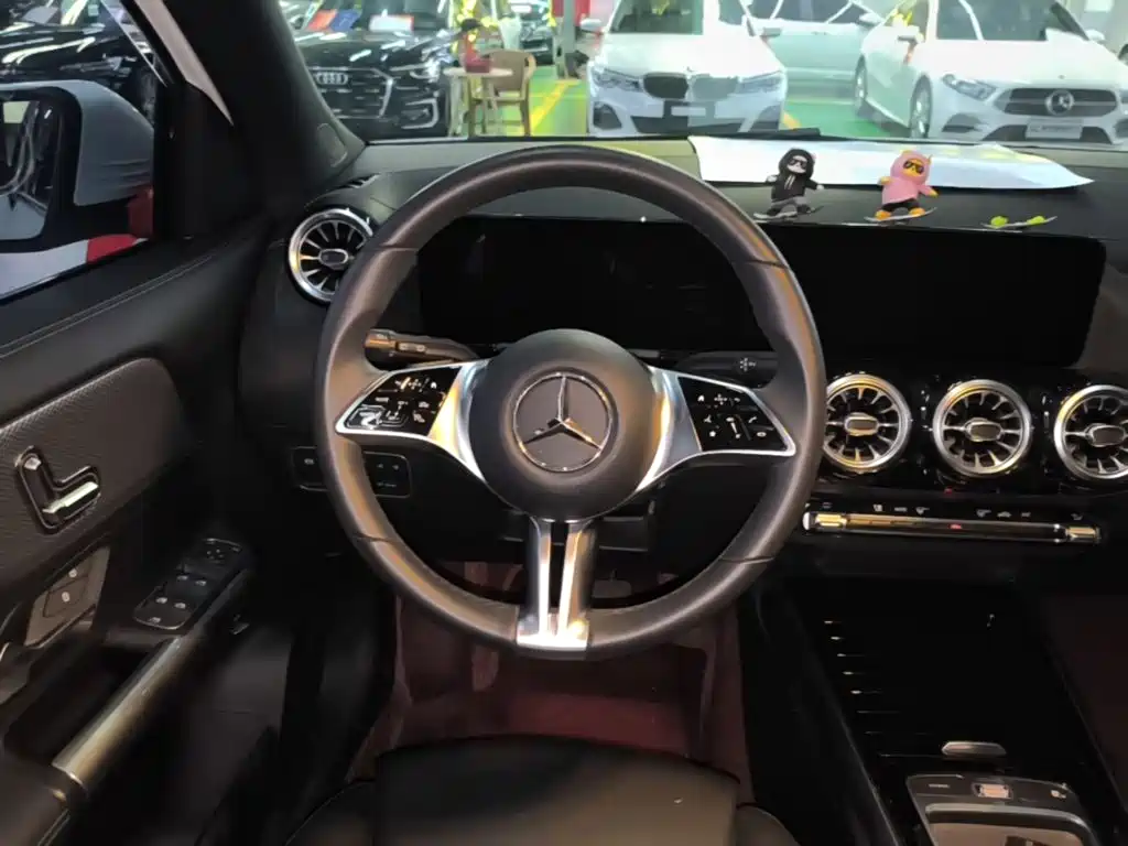 Mercedes-Benz GLA — миниатюра 11