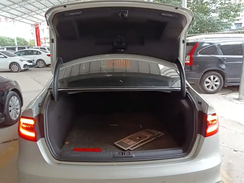 Audi A4L — миниатюра 19