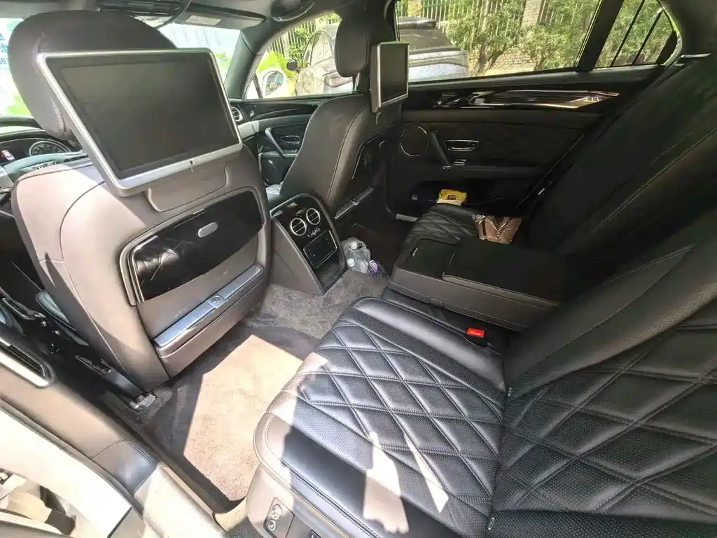 Bentley Flying Spur — миниатюра 4