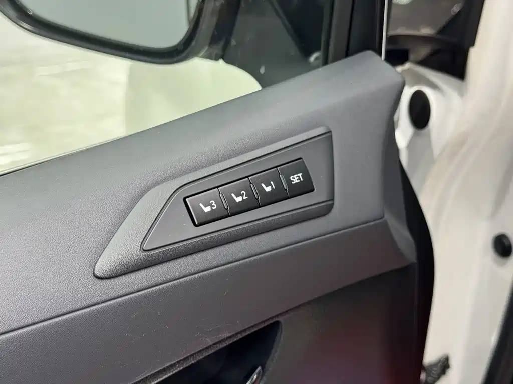 Toyota Alphard 2020 2.5L Luxury