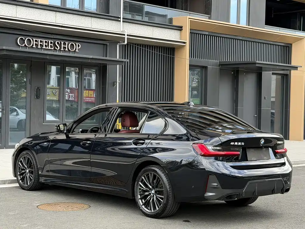 BMW 3 Series 2024 — фото 12