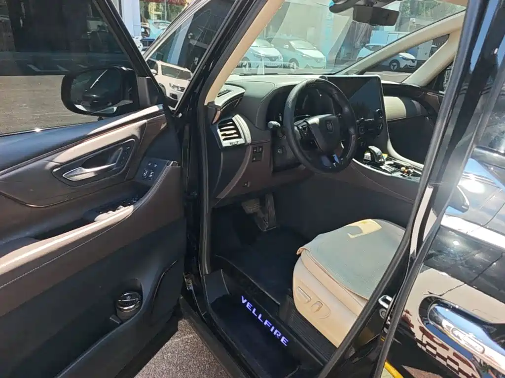 Toyota Vellfire — миниатюра 16
