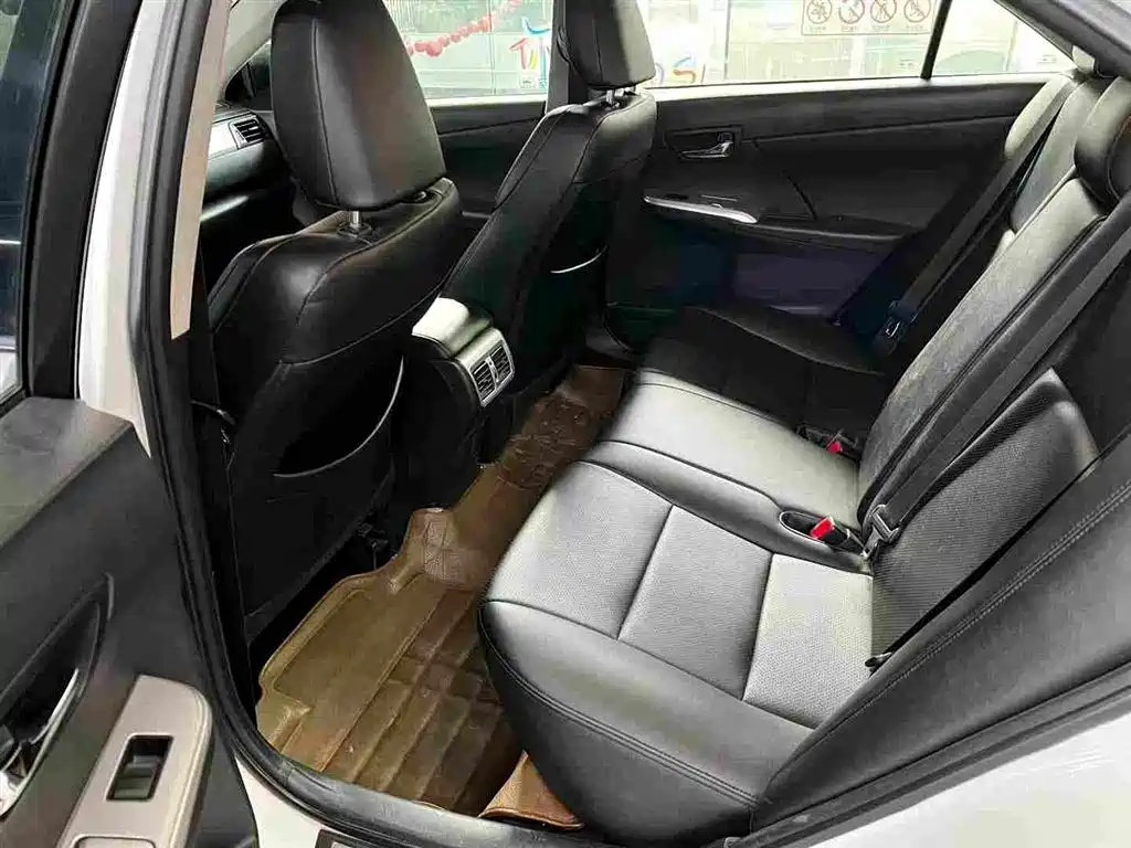 Toyota Camry 2012 2.0S