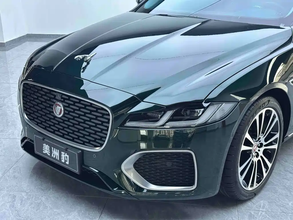 Jaguar XFL — миниатюра 2