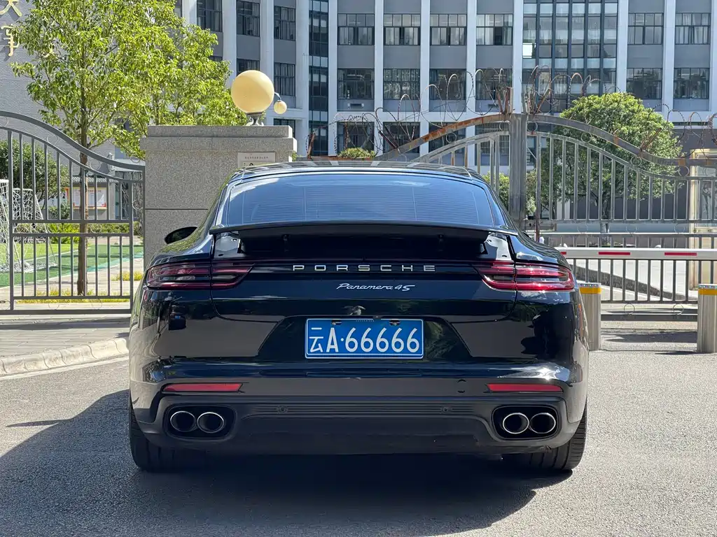 Porsche Panamera — миниатюра 7