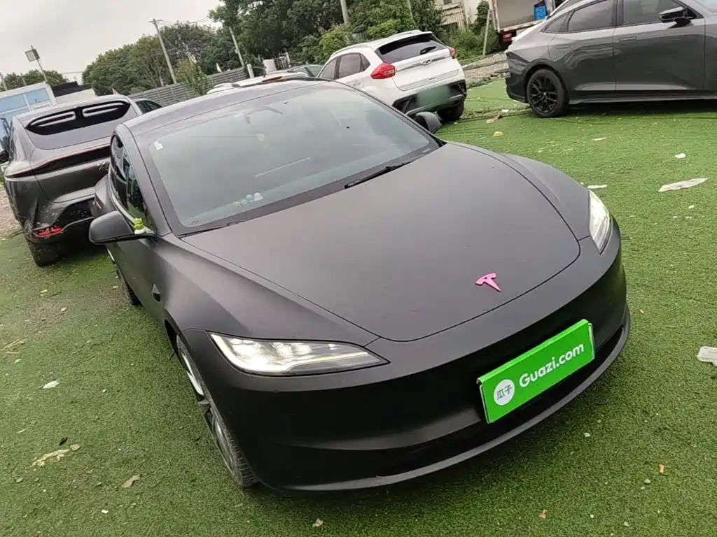 Tesla Model 3 — миниатюра 4