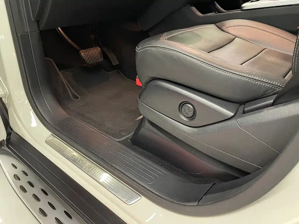 Mercedes-Benz M-Class — миниатюра 28