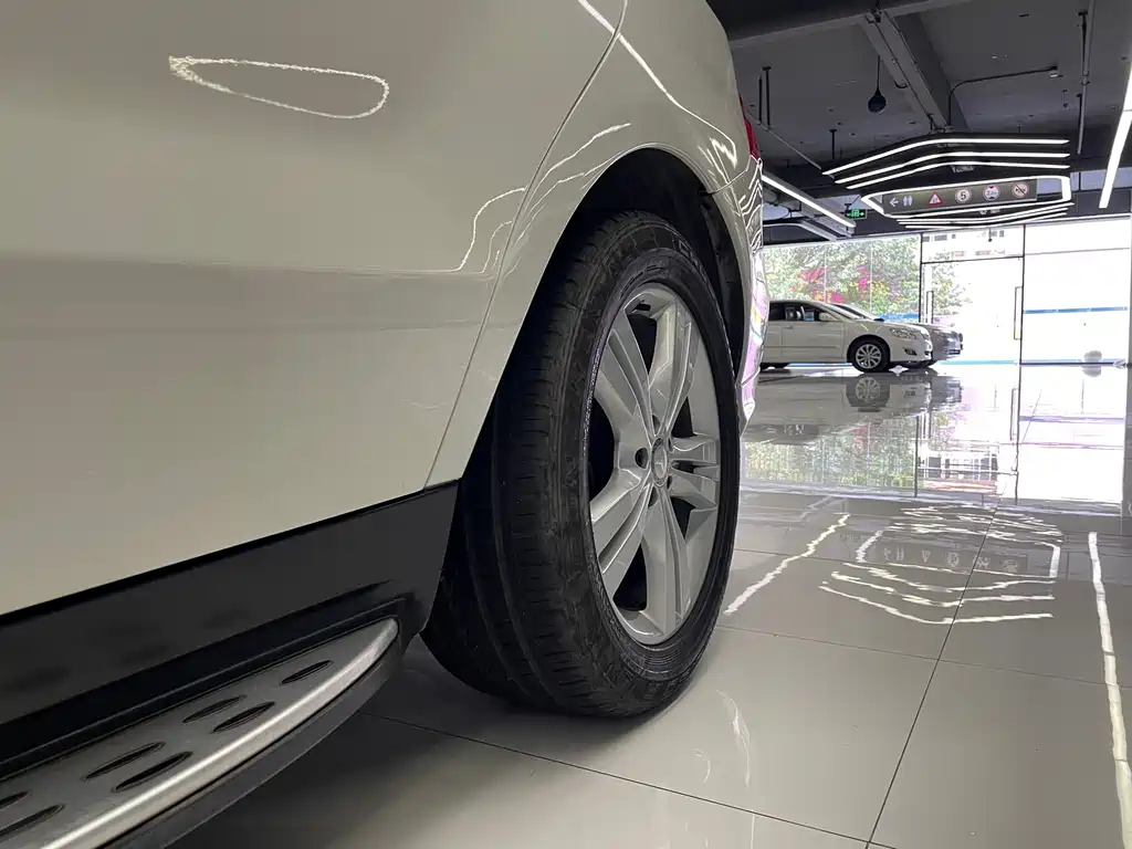 Mercedes-Benz M-Class — миниатюра 43