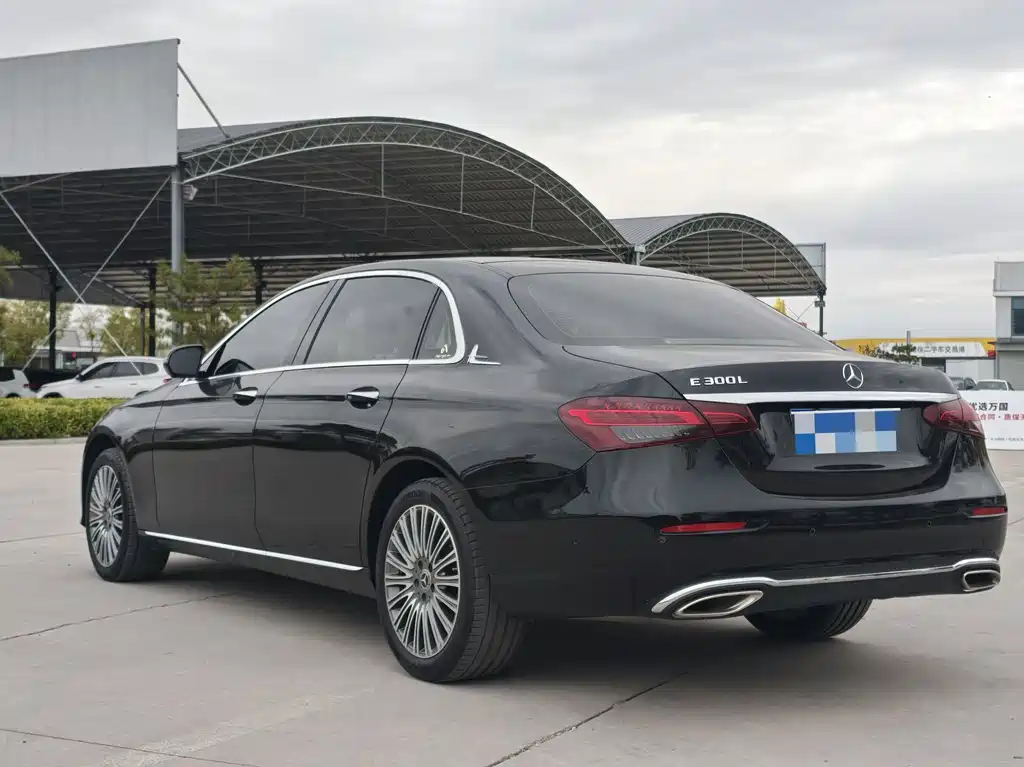 Mercedes-Benz E-Class — миниатюра 20