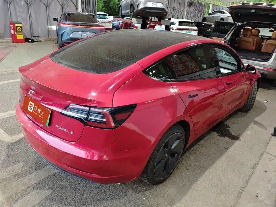 Tesla Model 3 — миниатюра 9