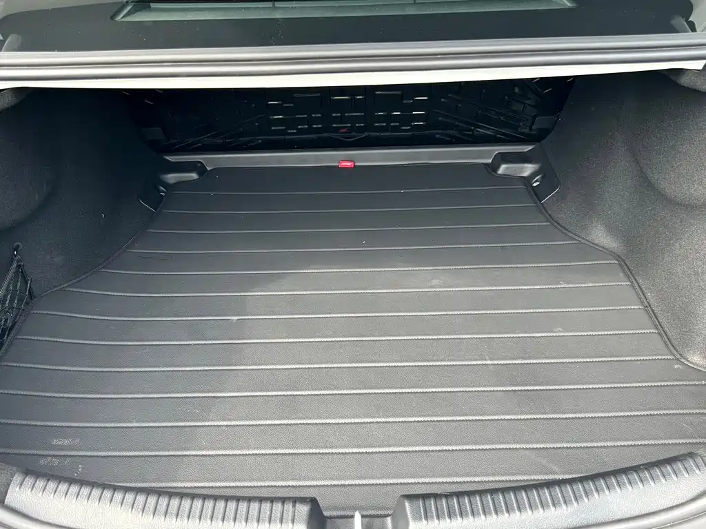 Mercedes-Benz C-Class — миниатюра 15