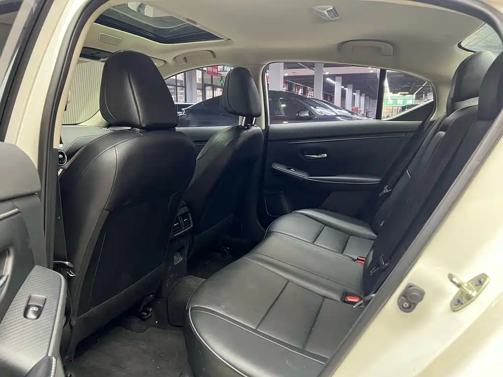 Nissan Sylphy 2023 — фото 15