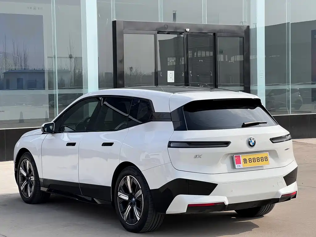 BMW IX