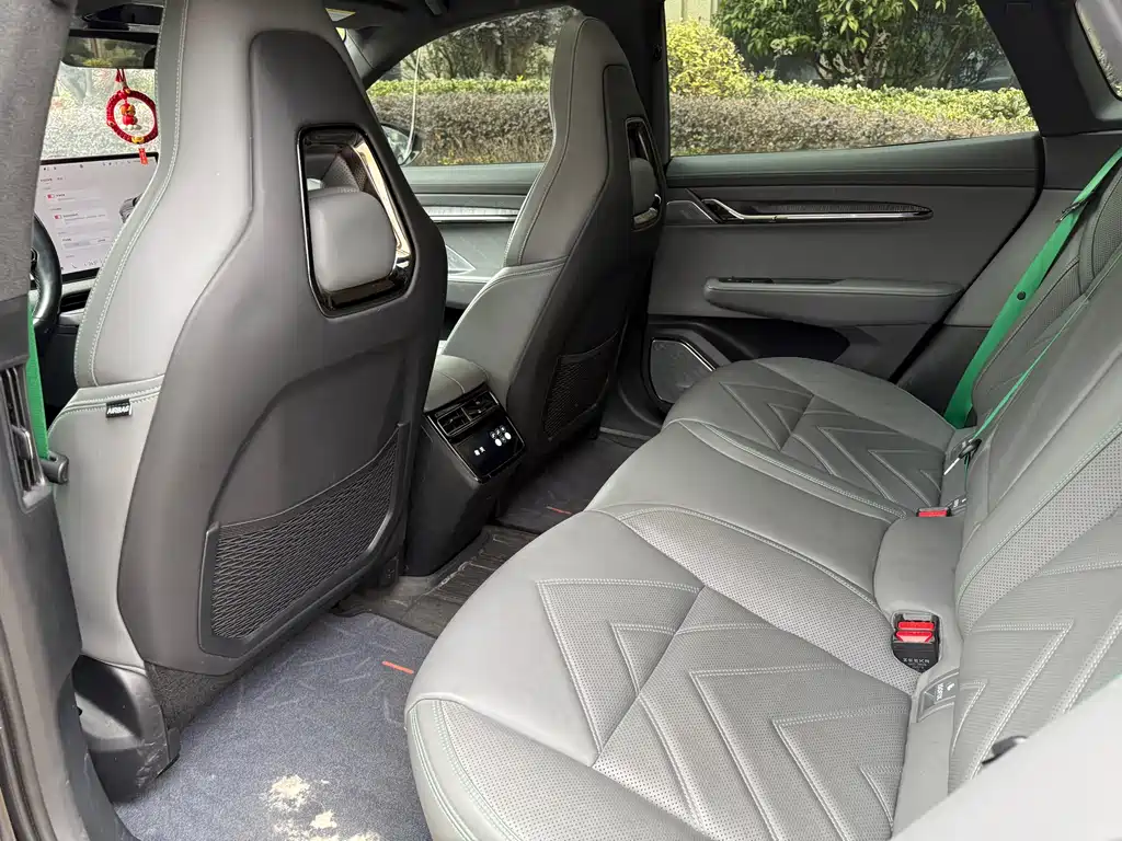 ZEEKR EXTREME KRYPTON 001