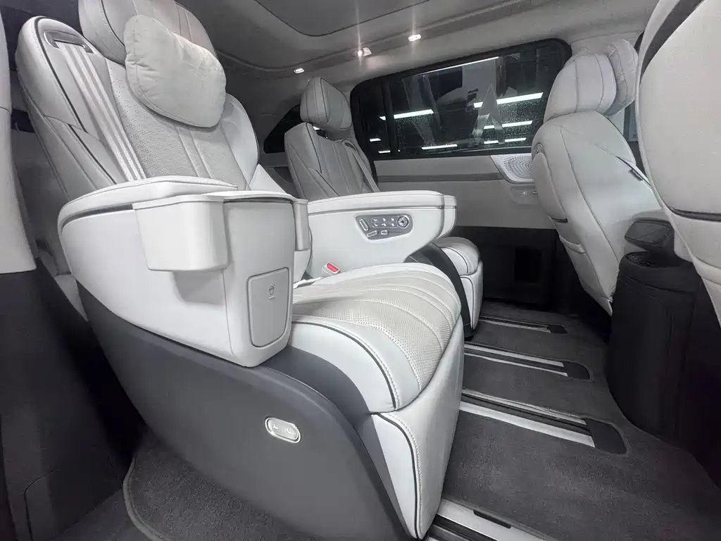 XPeng X9 — миниатюра 15