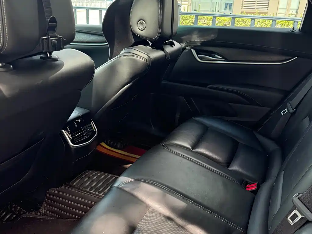 Cadillac XTS — миниатюра 6