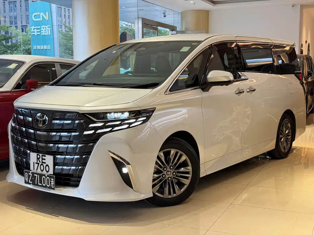 Toyota Alphard — миниатюра 3