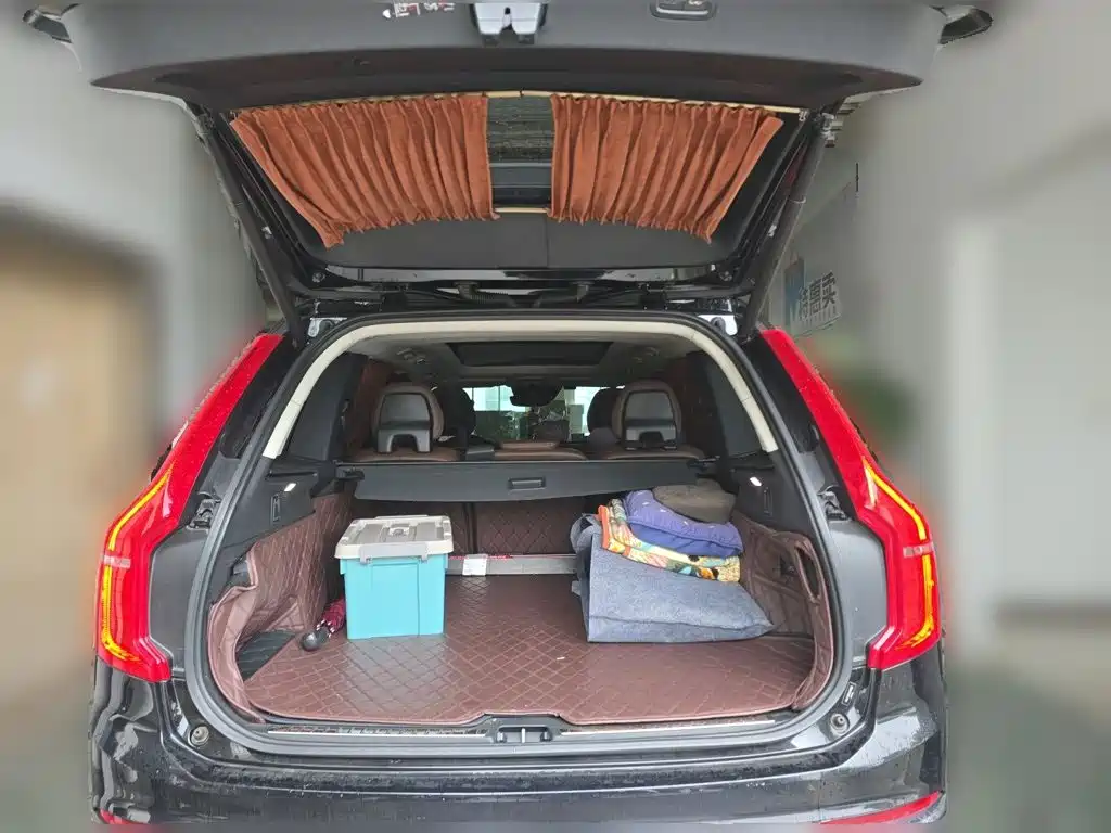 Volvo XC90 — миниатюра 20
