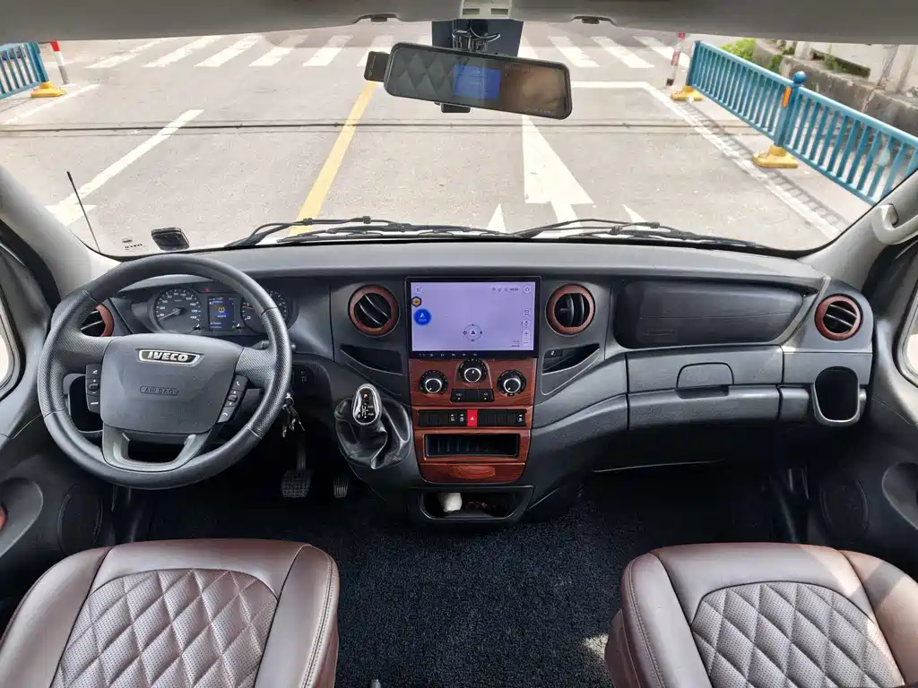 IVECO Ousheng — миниатюра 19