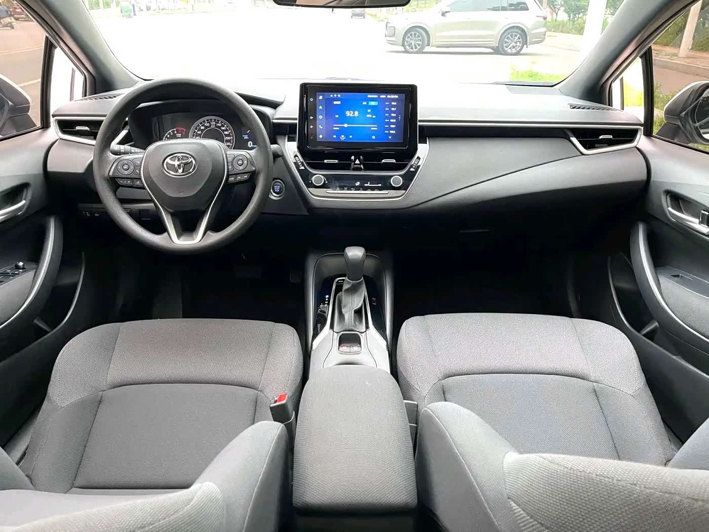 Toyota Levin 1.2 л 2023 г. Белый, пробег 13000 км