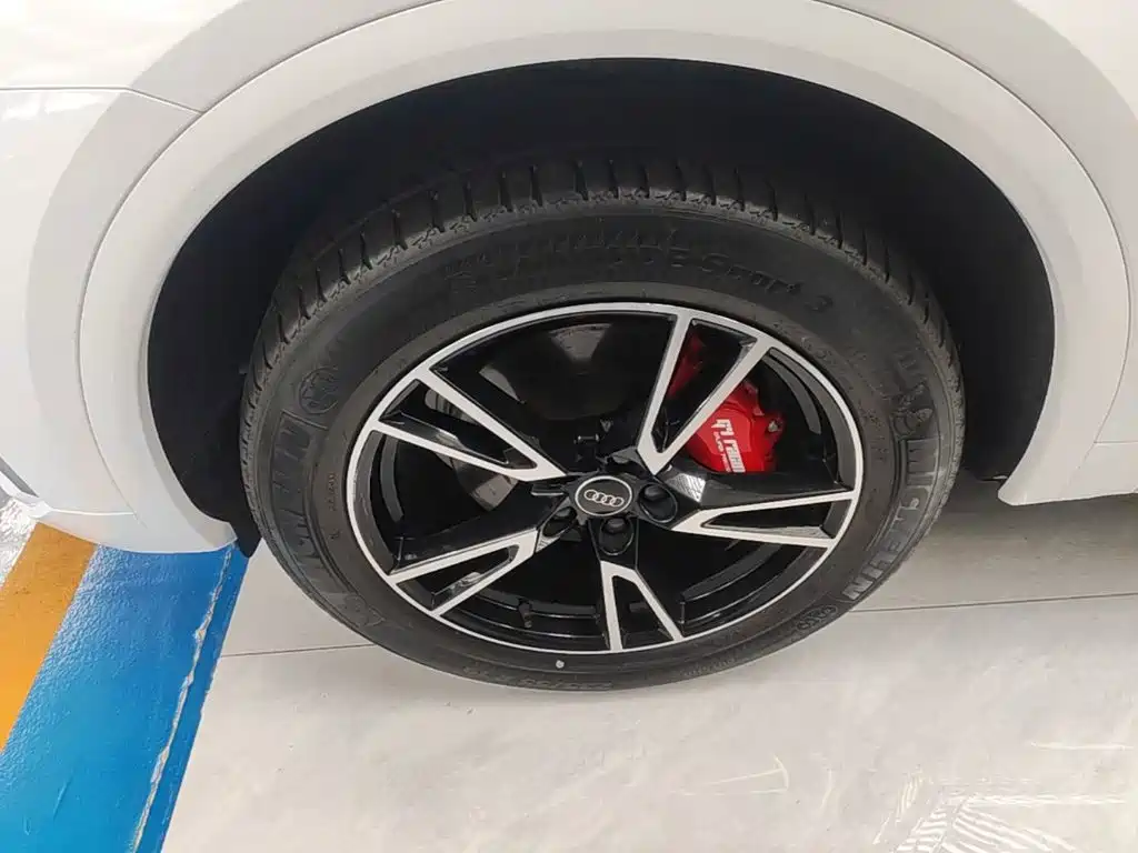Audi Q5L — миниатюра 23