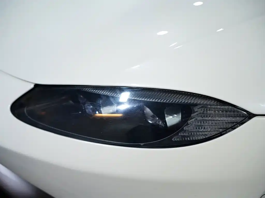 Aston Martin V8 Vantage — миниатюра 2