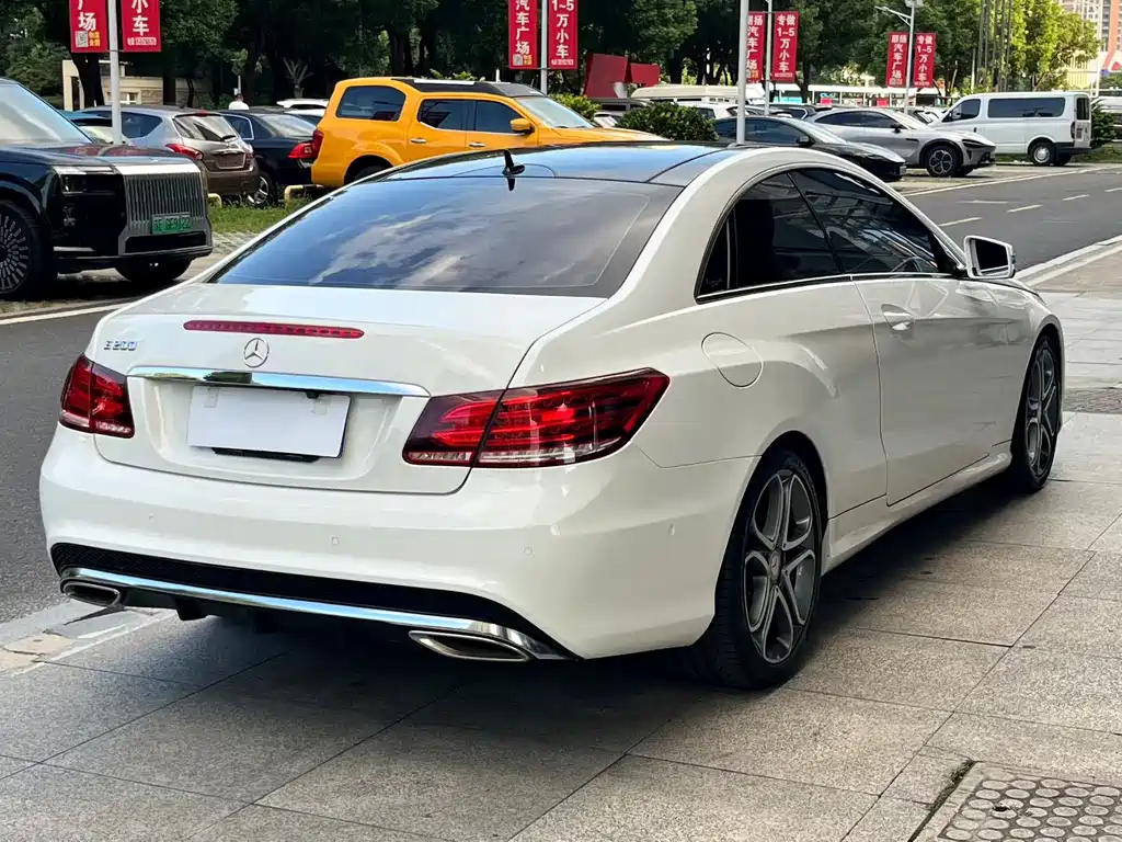 Mercedes-Benz E-Class (Import) — миниатюра 6