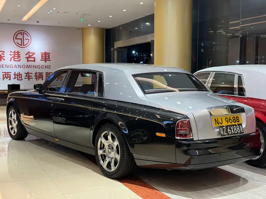 Rolls-Royce Phantom — миниатюра 5