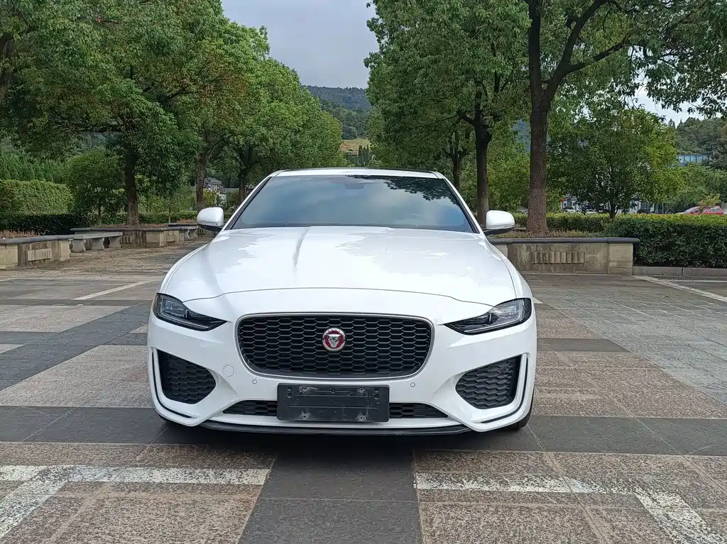 Jaguar XEL — миниатюра 3