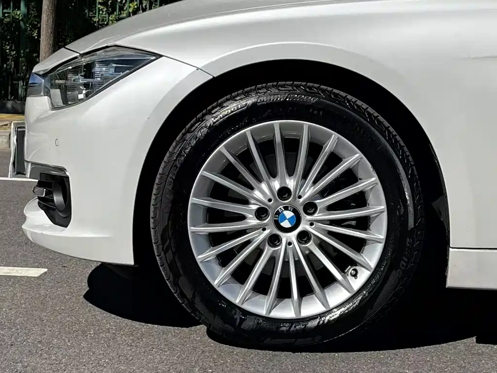 BMW 3 Series — миниатюра 12