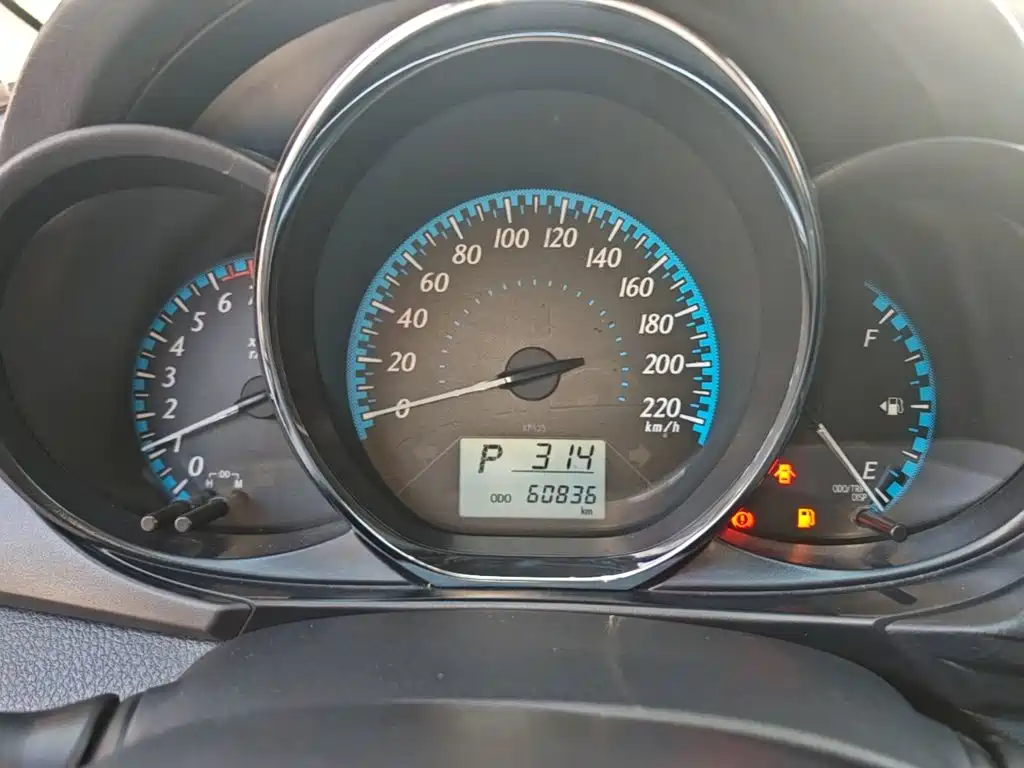 Toyota Yaris L — миниатюра 12