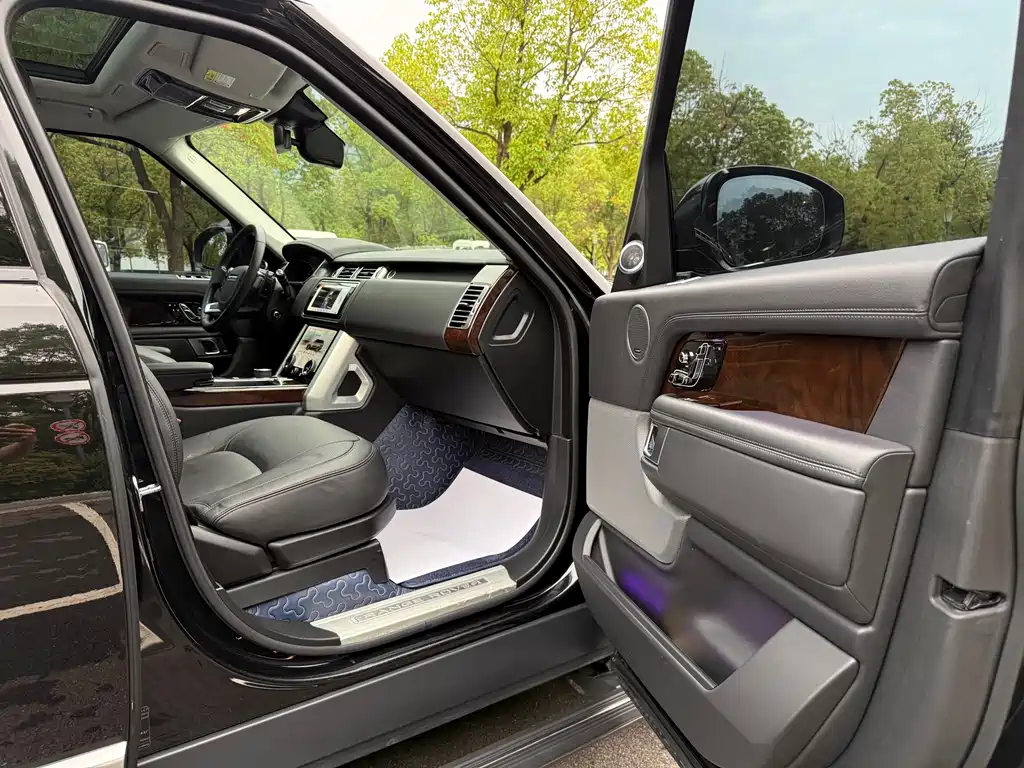 Land Rover Range Rover — миниатюра 25