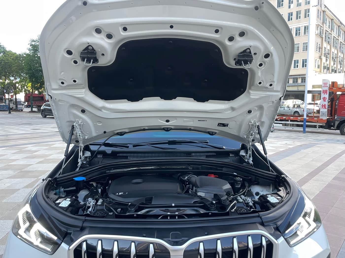BMW X1 1.5 л 2024 г. Белый, пробег 20000 км