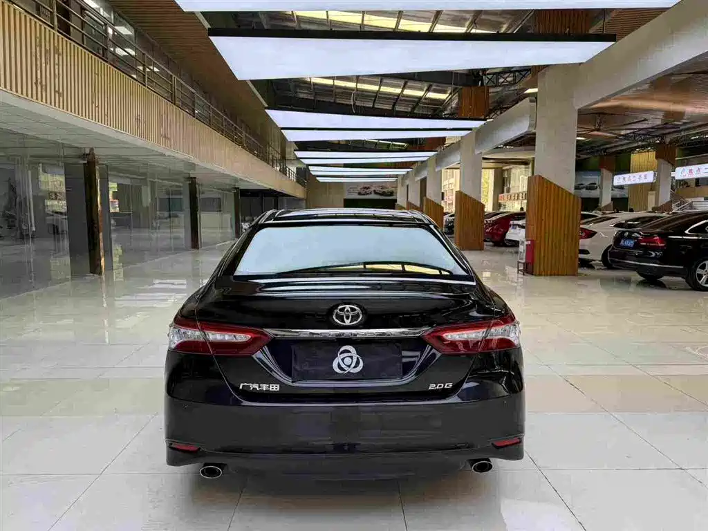 Toyota Camry — миниатюра 8