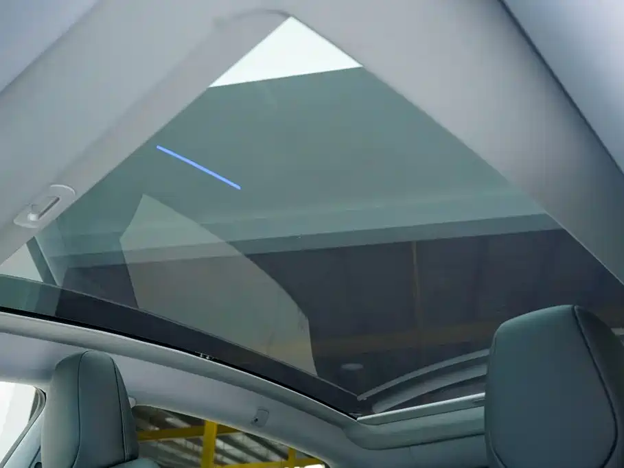 Tesla Model Y — миниатюра 6