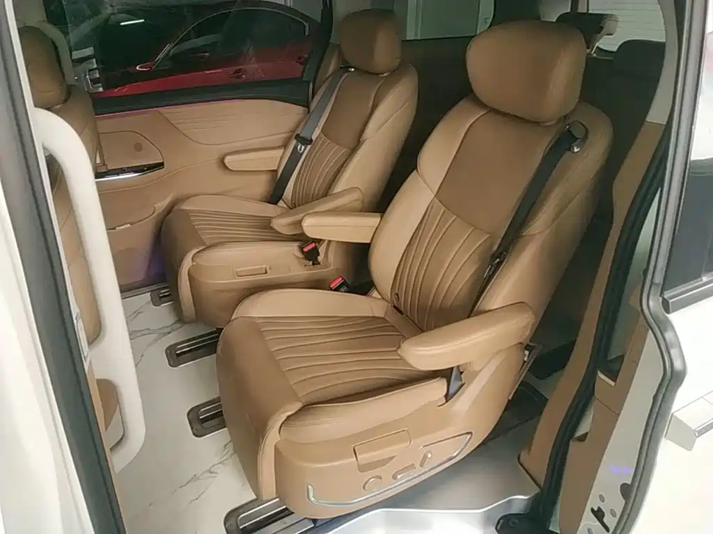 JAC Refine Refine RF8 PHEV — миниатюра 17