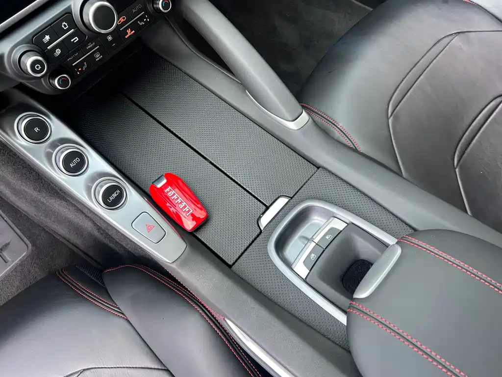 Ferrari GTC4Lusso — миниатюра 4