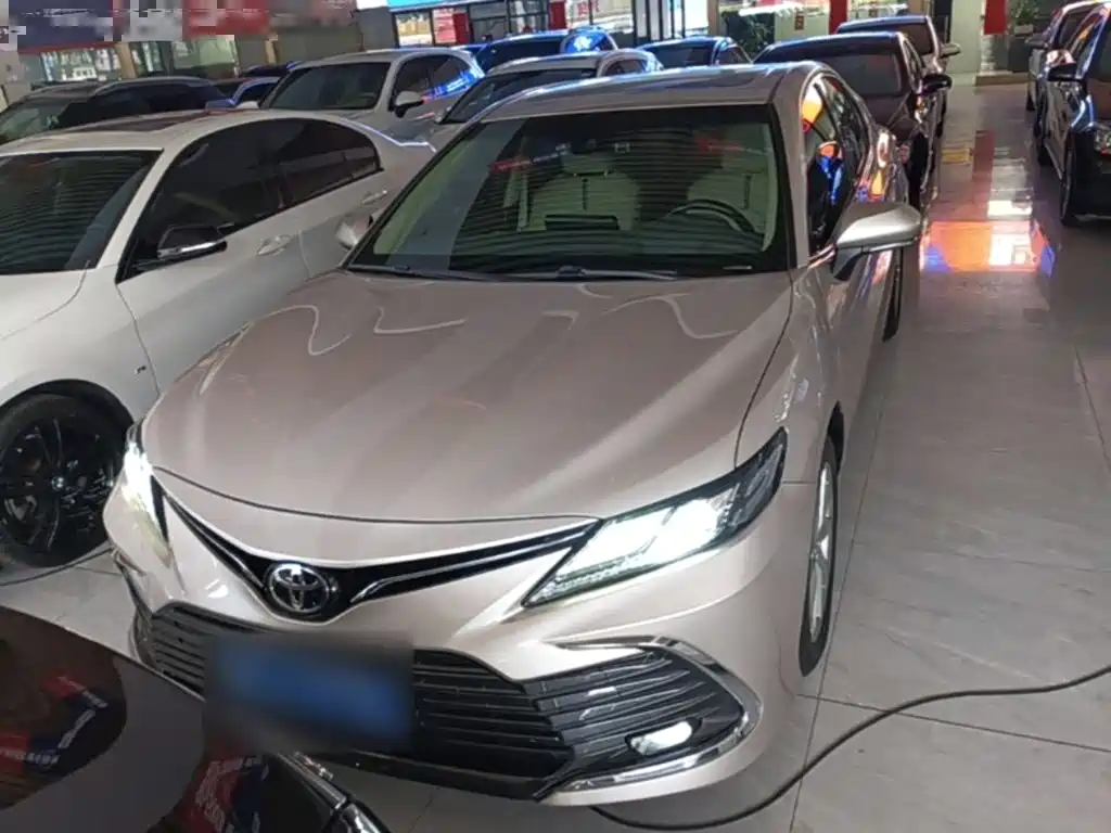 Toyota Camry — миниатюра 3